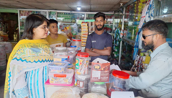 বোয়ালখালীতে ওজনে কম দেওয়ায় ৫ ব্যবসায়ীকে জরিমানা