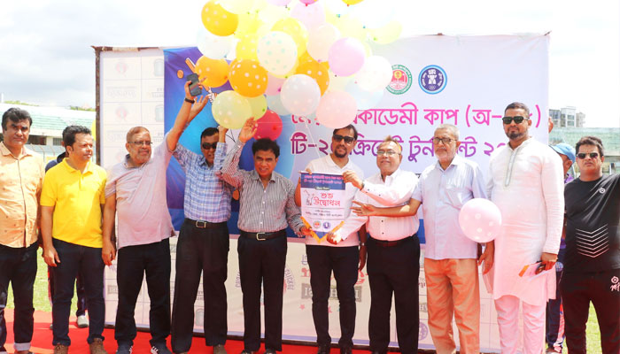 চট্টগ্রামে মেয়র একাডেমি কাপ ক্রিকেট টুর্নামেন্টের উদ্বোধন
